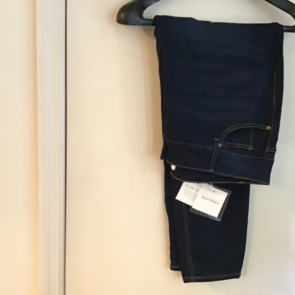 Ellen Tracy Women’s Jeans, Fluid Denim, Size 24W NWT